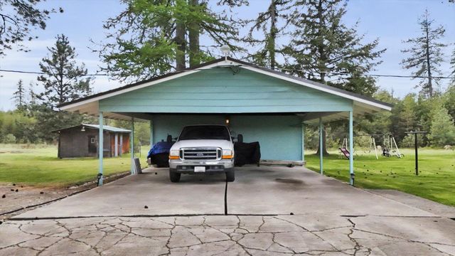 2111 W Mason Rd, Deer Park, WA 99006
