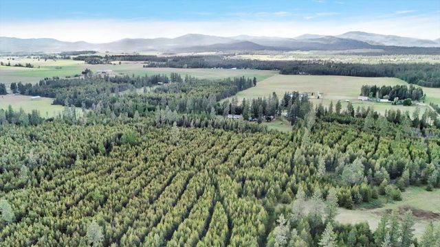 2111 W Mason Rd, Deer Park, WA 99006