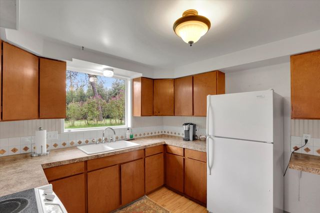 2111 W Mason Rd, Deer Park, WA 99006