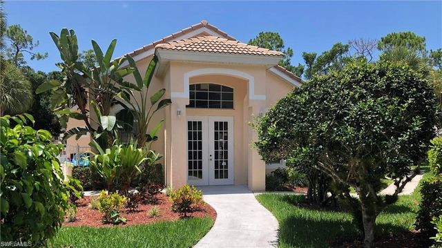 1044 Woodshire LN B212, Naples, FL 34105