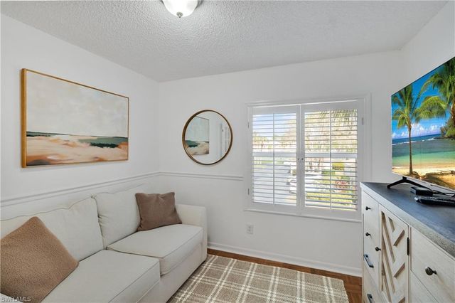 1044 Woodshire LN B212, Naples, FL 34105