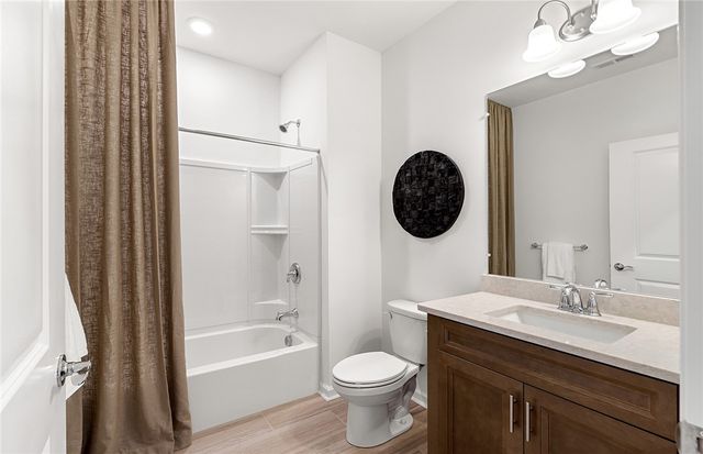 141 East Point Drive 113, East Providence, RI 02916