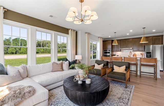 141 East Point Drive 113, East Providence, RI 02916