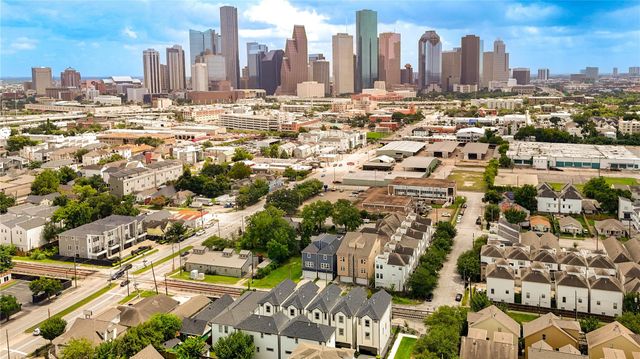 1518 Winter Street, Houston, TX 77007