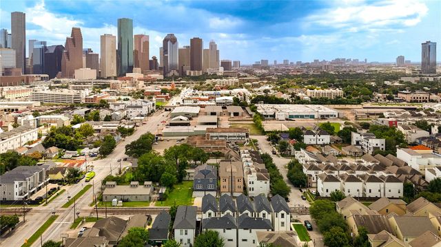 1518 Winter Street, Houston, TX 77007