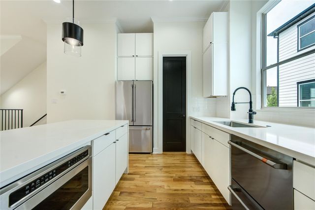 1518 Winter Street, Houston, TX 77007