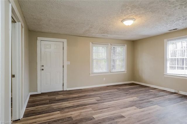 351 S Scientific Street, High Point, NC 27260