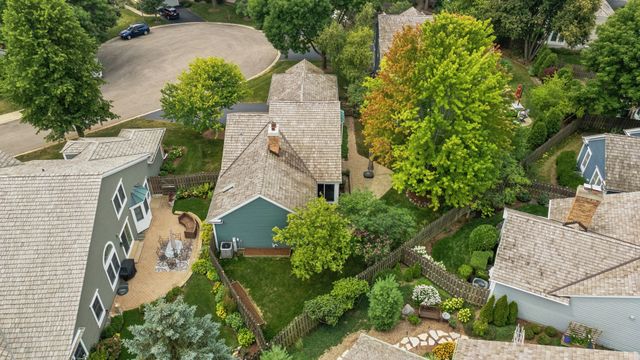464 Park Barrington Drive, Barrington, IL 60010