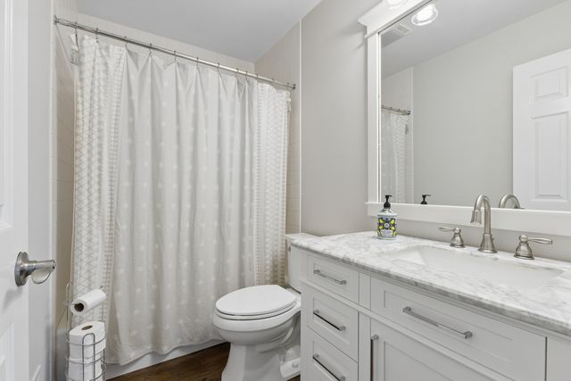 464 Park Barrington Drive, Barrington, IL 60010