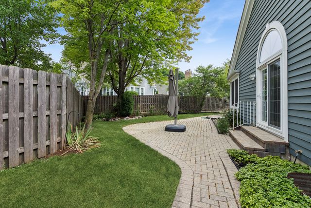 464 Park Barrington Drive, Barrington, IL 60010