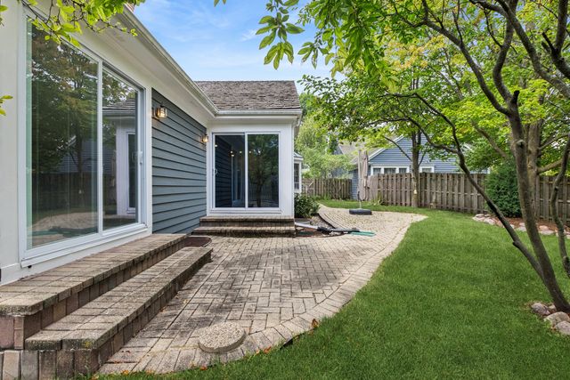 464 Park Barrington Drive, Barrington, IL 60010