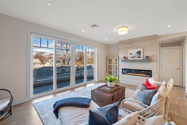 71 Greenwood Avenue 207, Swampscott, MA 01907