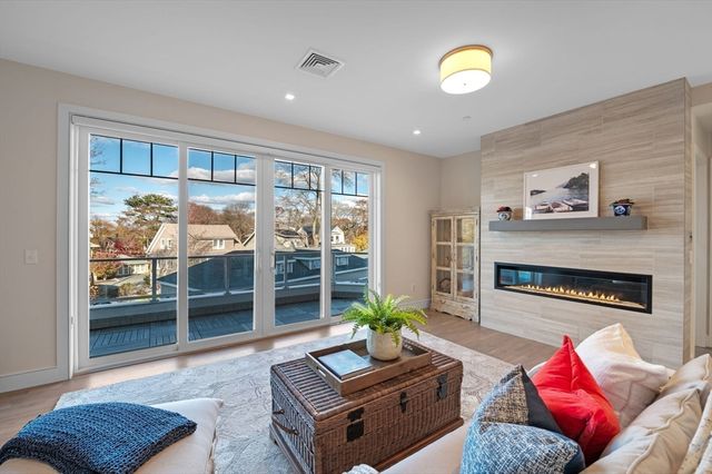 71 Greenwood Avenue 207, Swampscott, MA 01907