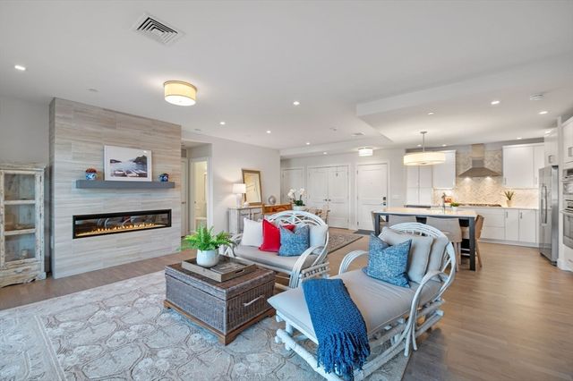 71 Greenwood Avenue 207, Swampscott, MA 01907