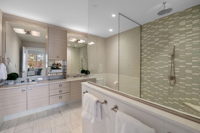 71 Greenwood Avenue 207, Swampscott, MA 01907