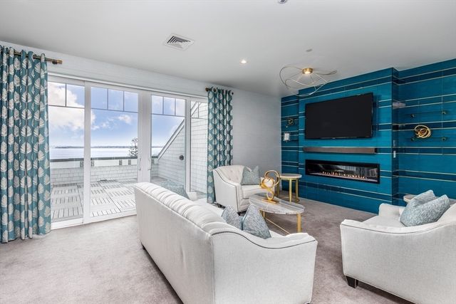 71 Greenwood Avenue 207, Swampscott, MA 01907