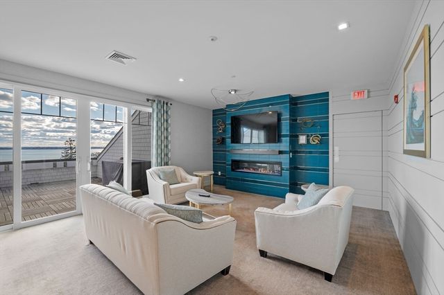 71 Greenwood Avenue 207, Swampscott, MA 01907