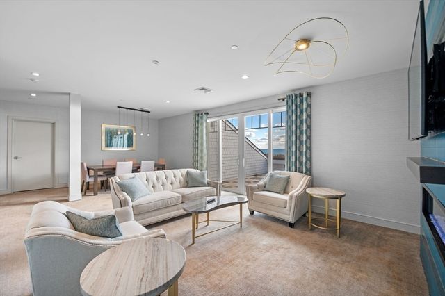 71 Greenwood Avenue 207, Swampscott, MA 01907