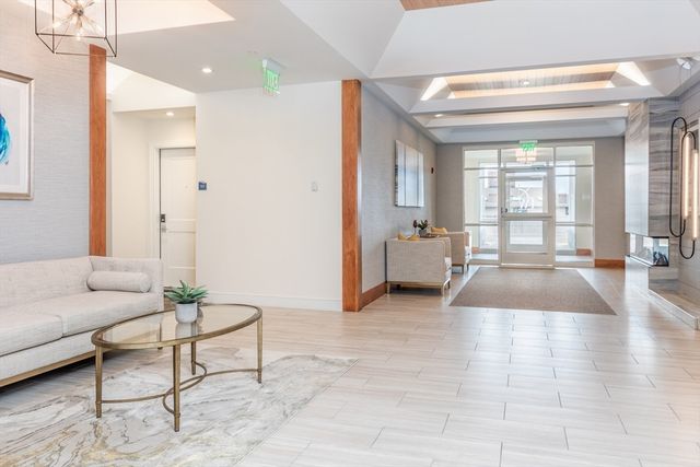 71 Greenwood Avenue 207, Swampscott, MA 01907