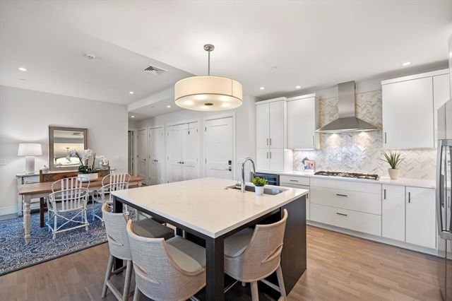 71 Greenwood Avenue 207, Swampscott, MA 01907