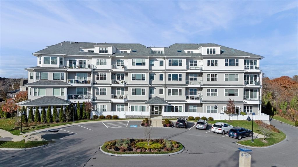 71 Greenwood Avenue 207, Swampscott, MA 01907