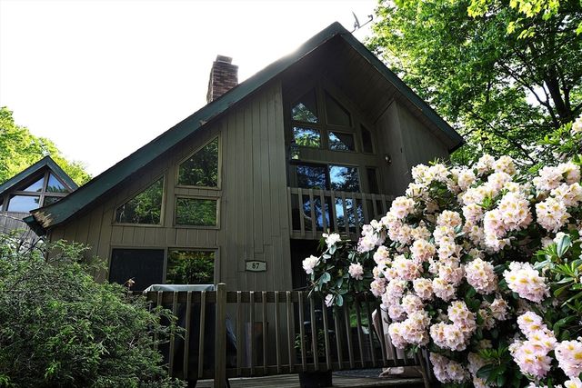 87 Norwood Ave, Leominster, MA 01453