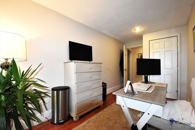 87 Norwood Ave, Leominster, MA 01453