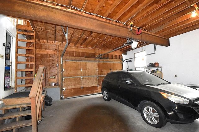 87 Norwood Ave, Leominster, MA 01453