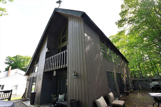 87 Norwood Ave, Leominster, MA 01453