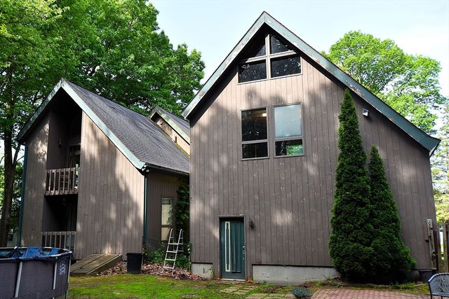 87 Norwood Ave, Leominster, MA 01453