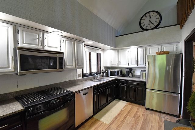 87 Norwood Ave, Leominster, MA 01453
