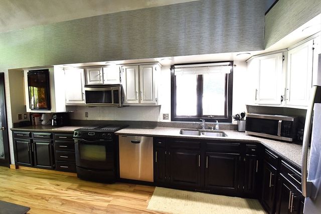87 Norwood Ave, Leominster, MA 01453