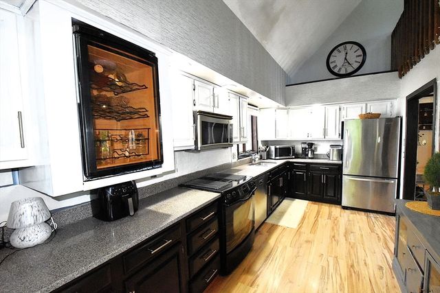 87 Norwood Ave, Leominster, MA 01453