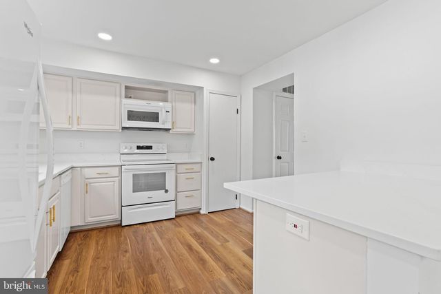 10072 APPLE WOOD CT, Burke, VA 22015