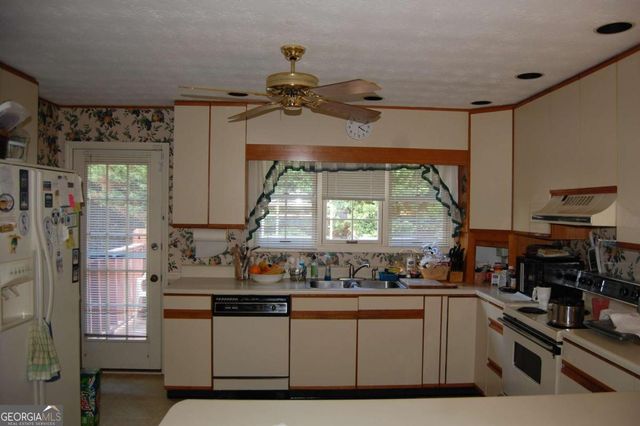 3315 Salem Cove Trail, Conyers, GA 30013