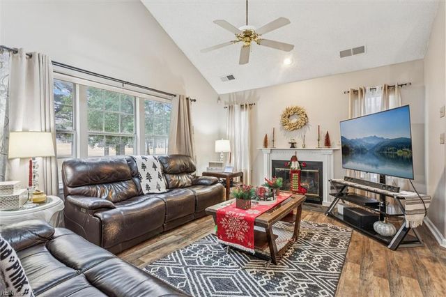 131 Watson DR, Newport News, VA 23606