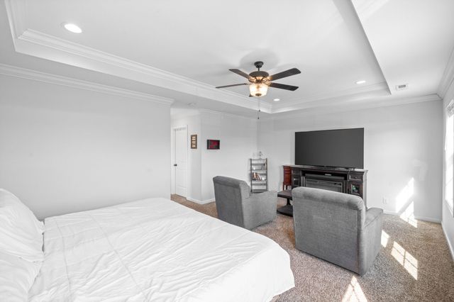 692 Elm St, Clarksville, TN 37040