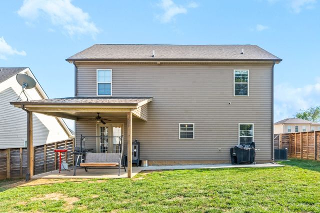 692 Elm St, Clarksville, TN 37040