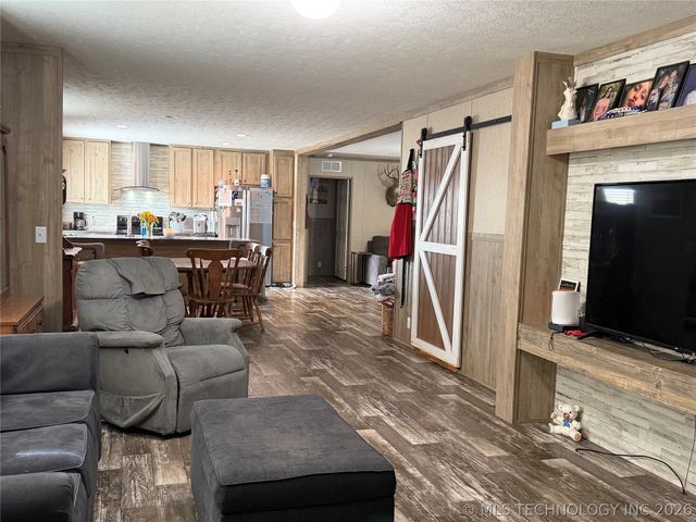 112 N Painted Wolf Road, Fort Gibson, OK 74434