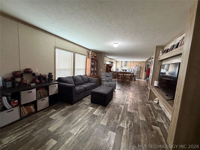 112 N Painted Wolf Road, Fort Gibson, OK 74434