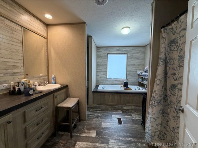 112 N Painted Wolf Road, Fort Gibson, OK 74434