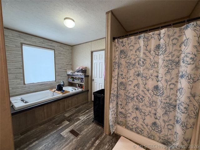 112 N Painted Wolf Road, Fort Gibson, OK 74434