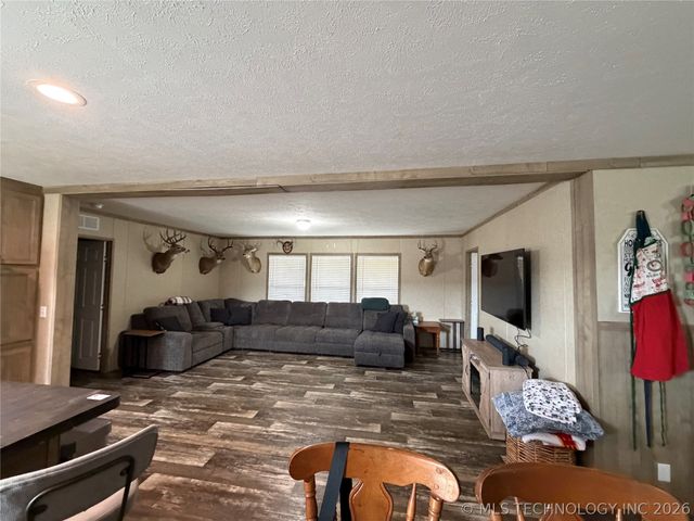 112 N Painted Wolf Road, Fort Gibson, OK 74434