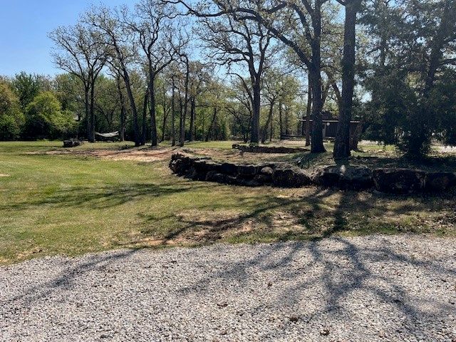 160 Oakwood Hills Drive, Paradise, TX 76073