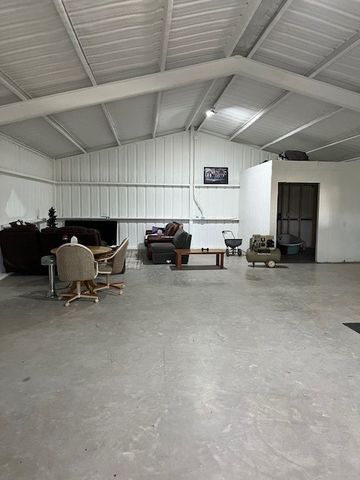 160 Oakwood Hills Drive, Paradise, TX 76073