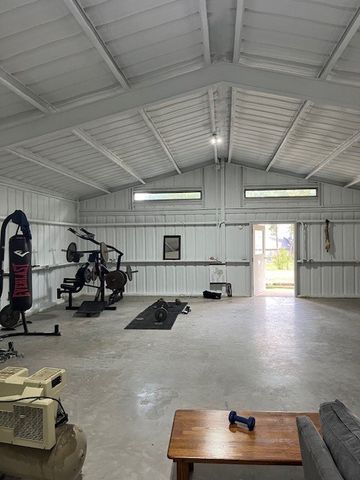 160 Oakwood Hills Drive, Paradise, TX 76073