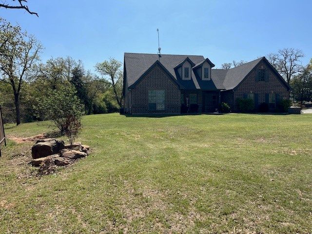 160 Oakwood Hills Drive, Paradise, TX 76073