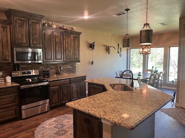 160 Oakwood Hills Drive, Paradise, TX 76073