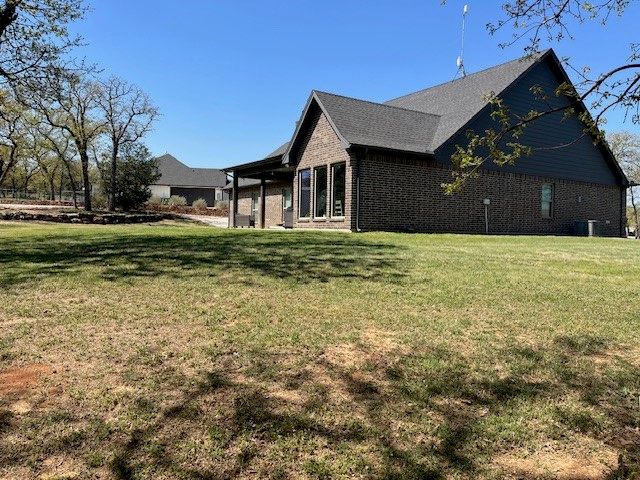 160 Oakwood Hills Drive, Paradise, TX 76073