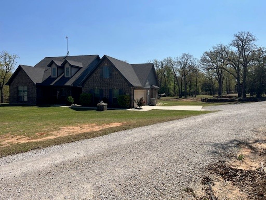 160 Oakwood Hills Drive, Paradise, TX 76073